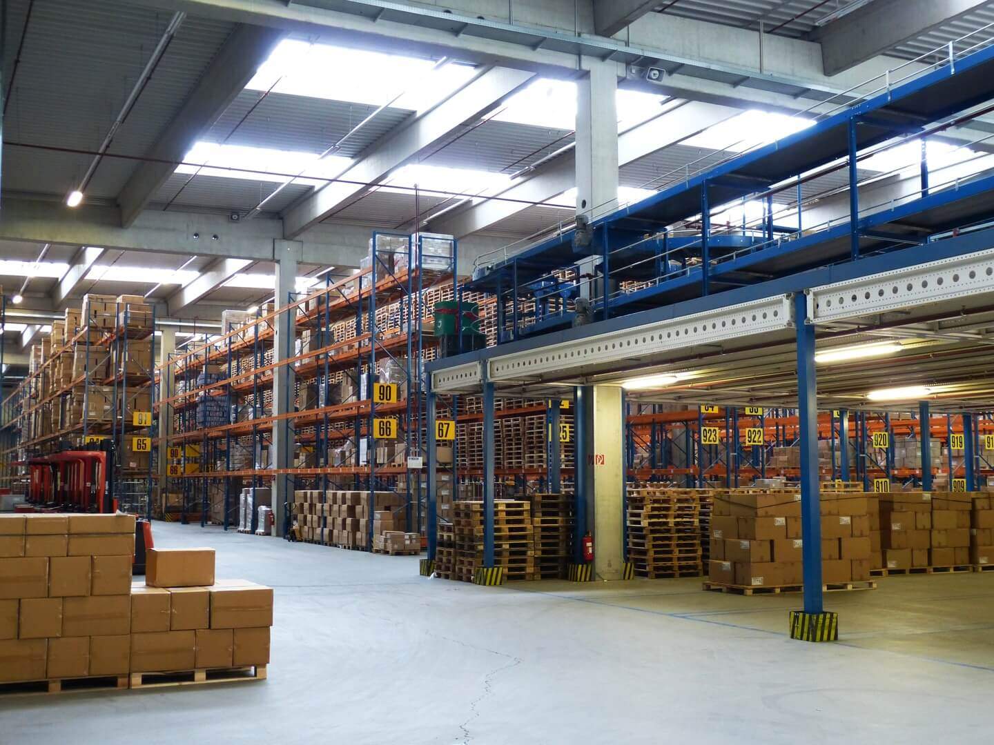 building-transport-factory-shelf-package-warehouse-1292551-pxhere.com (1)